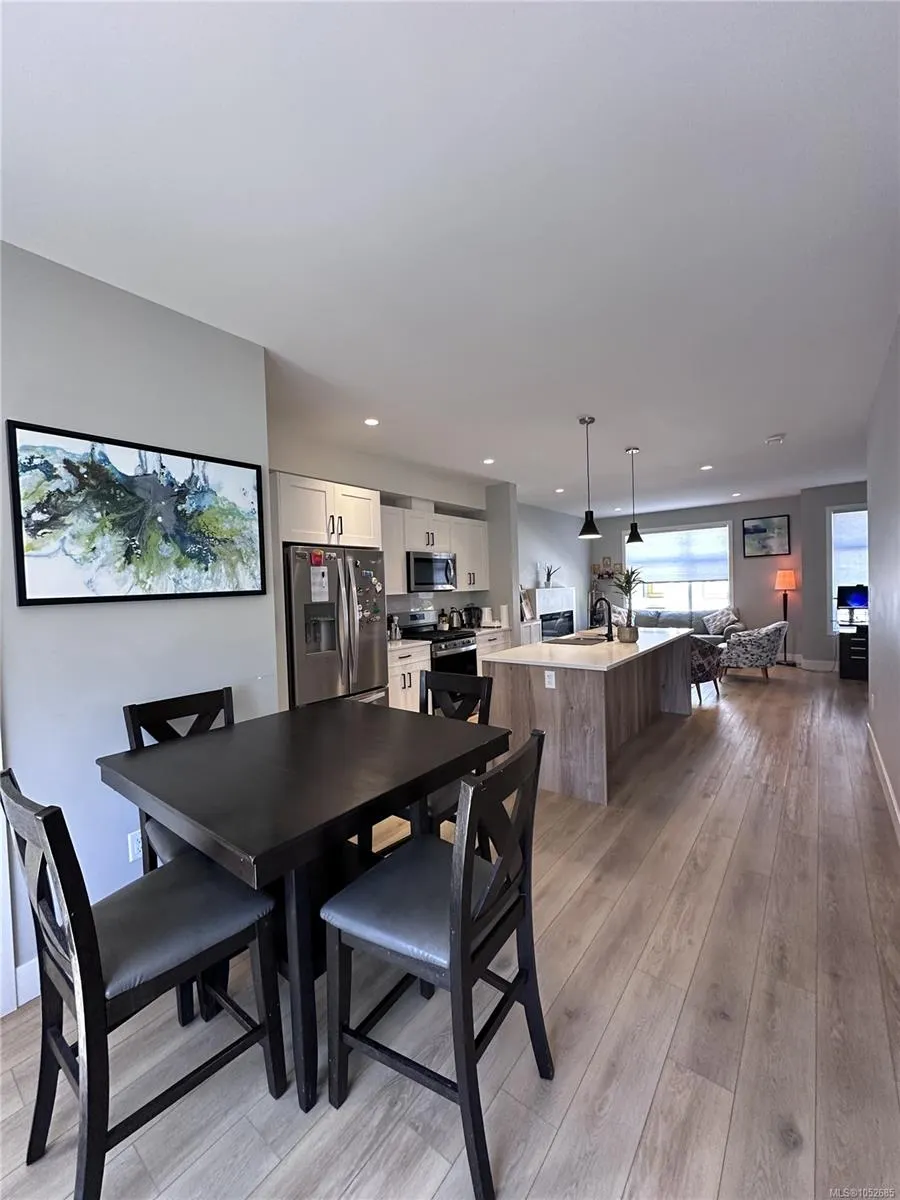 2120 Triangle Trail