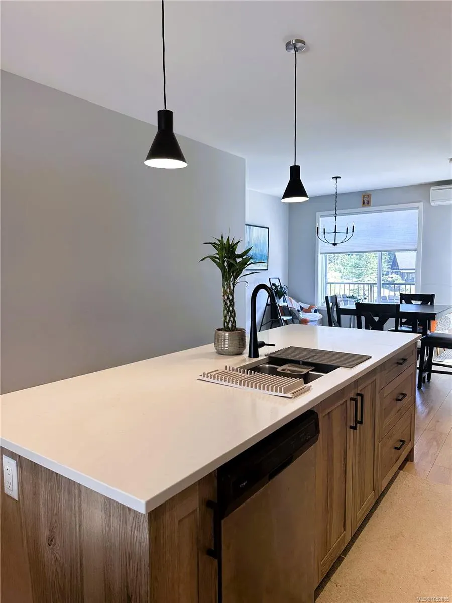 2120 Triangle Trail