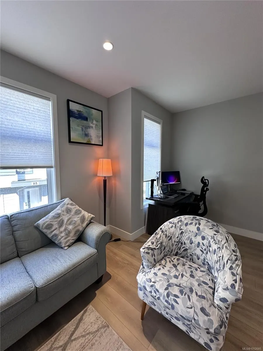 2120 Triangle Trail