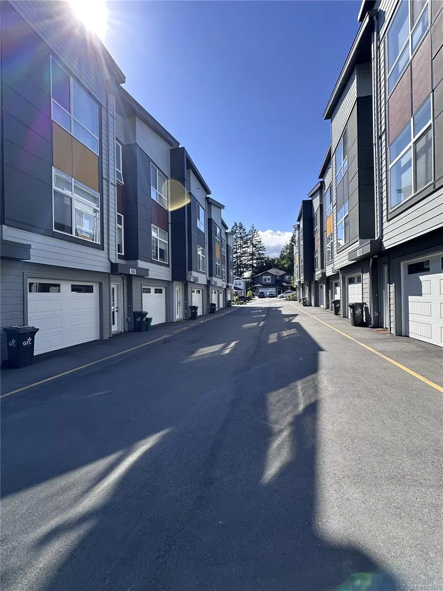 2120 Triangle Trail