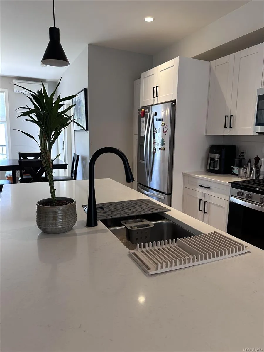 2120 Triangle Trail