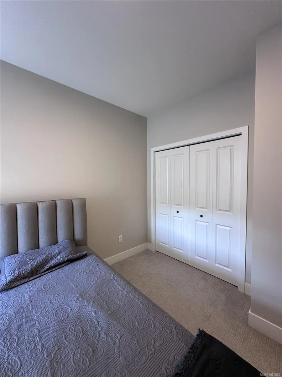 2120 Triangle Trail