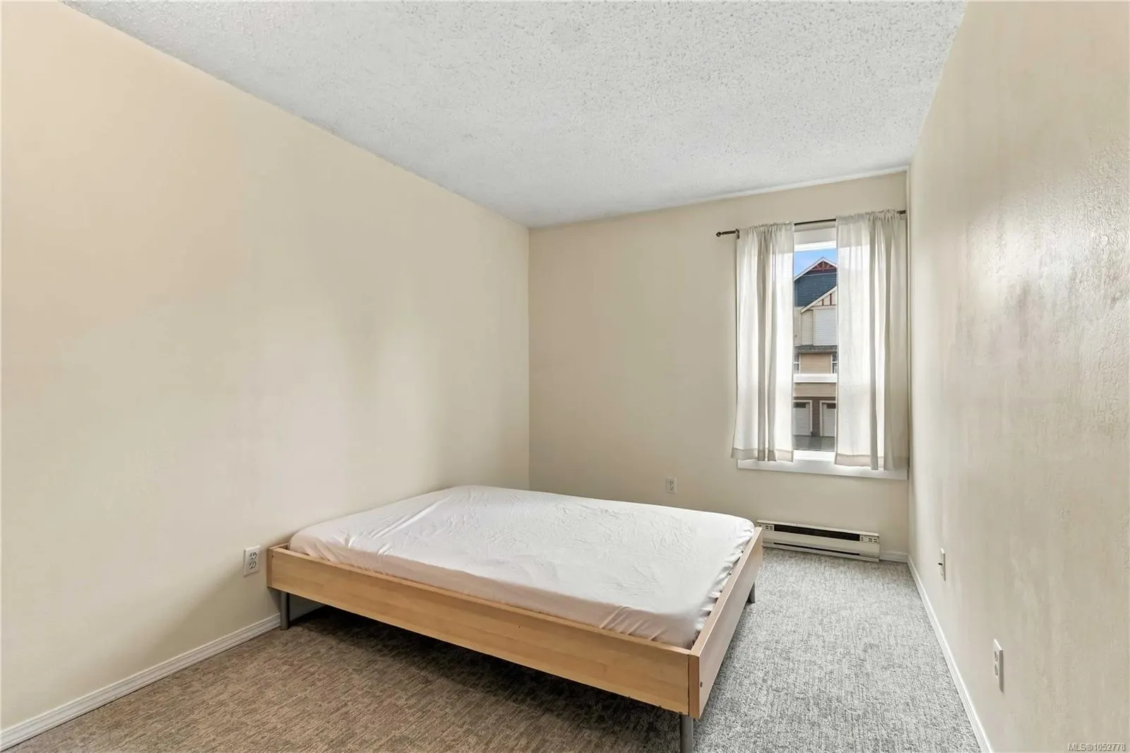 900 Tolmie Ave