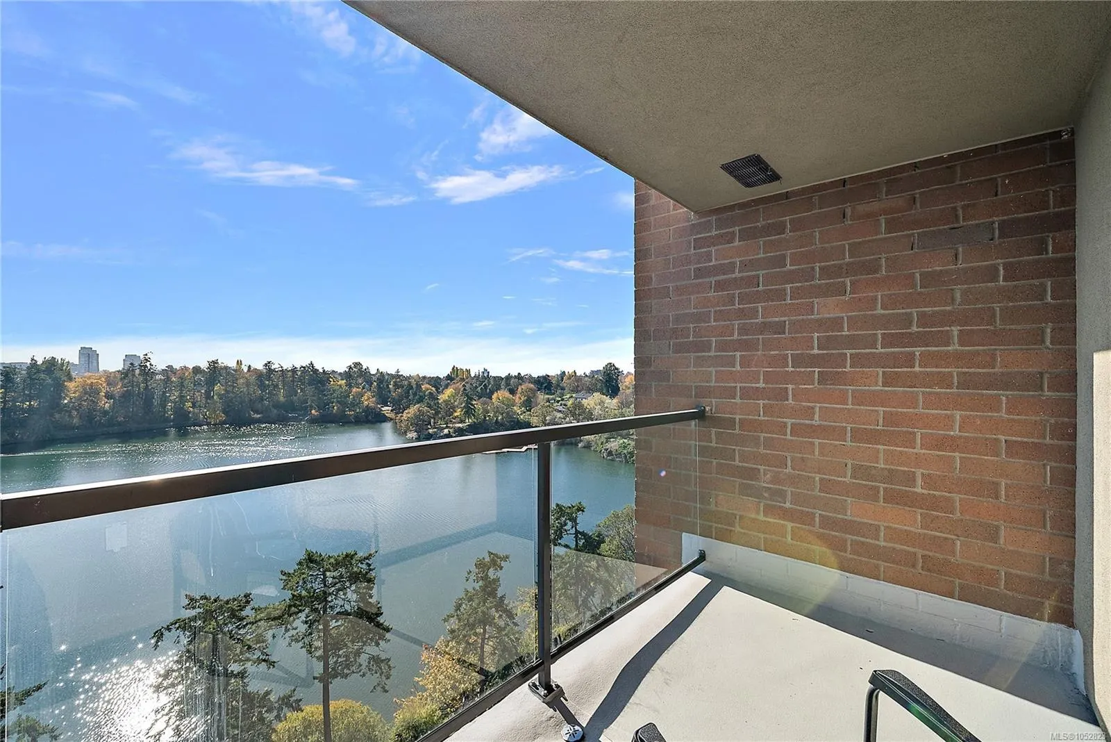 105 Gorge Rd E