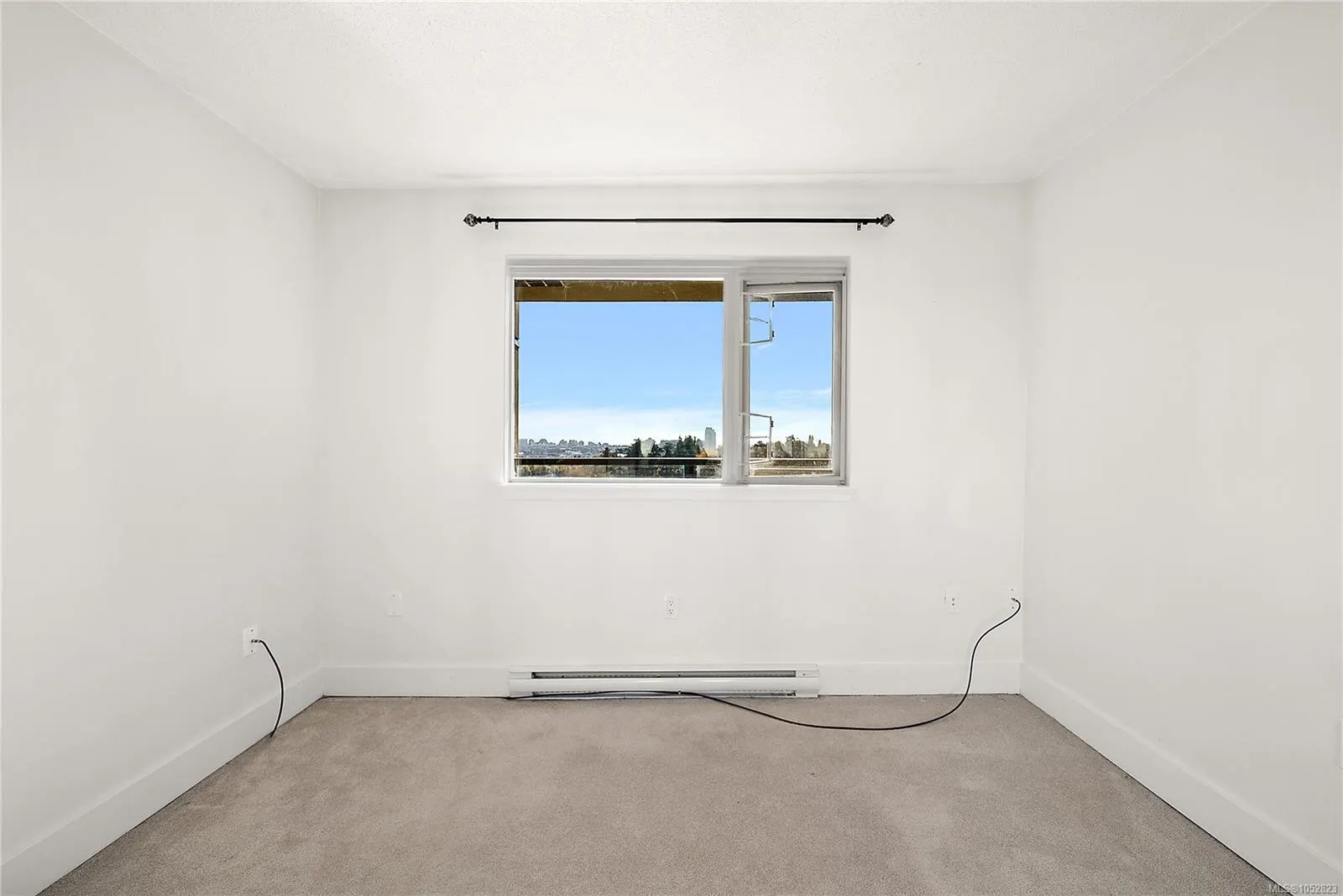 105 Gorge Rd E