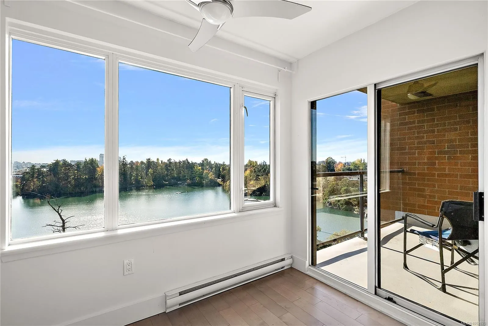 105 Gorge Rd E