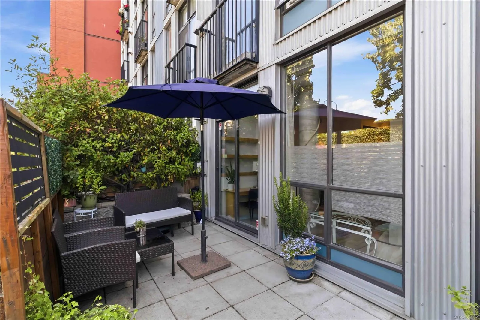 409 Swift St