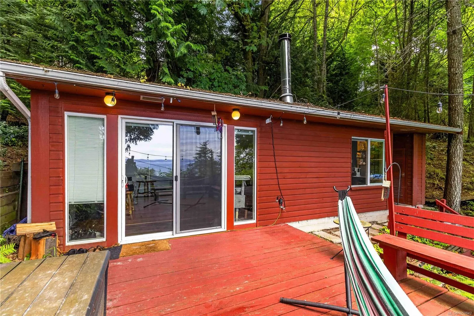 4916 Lochside Dr