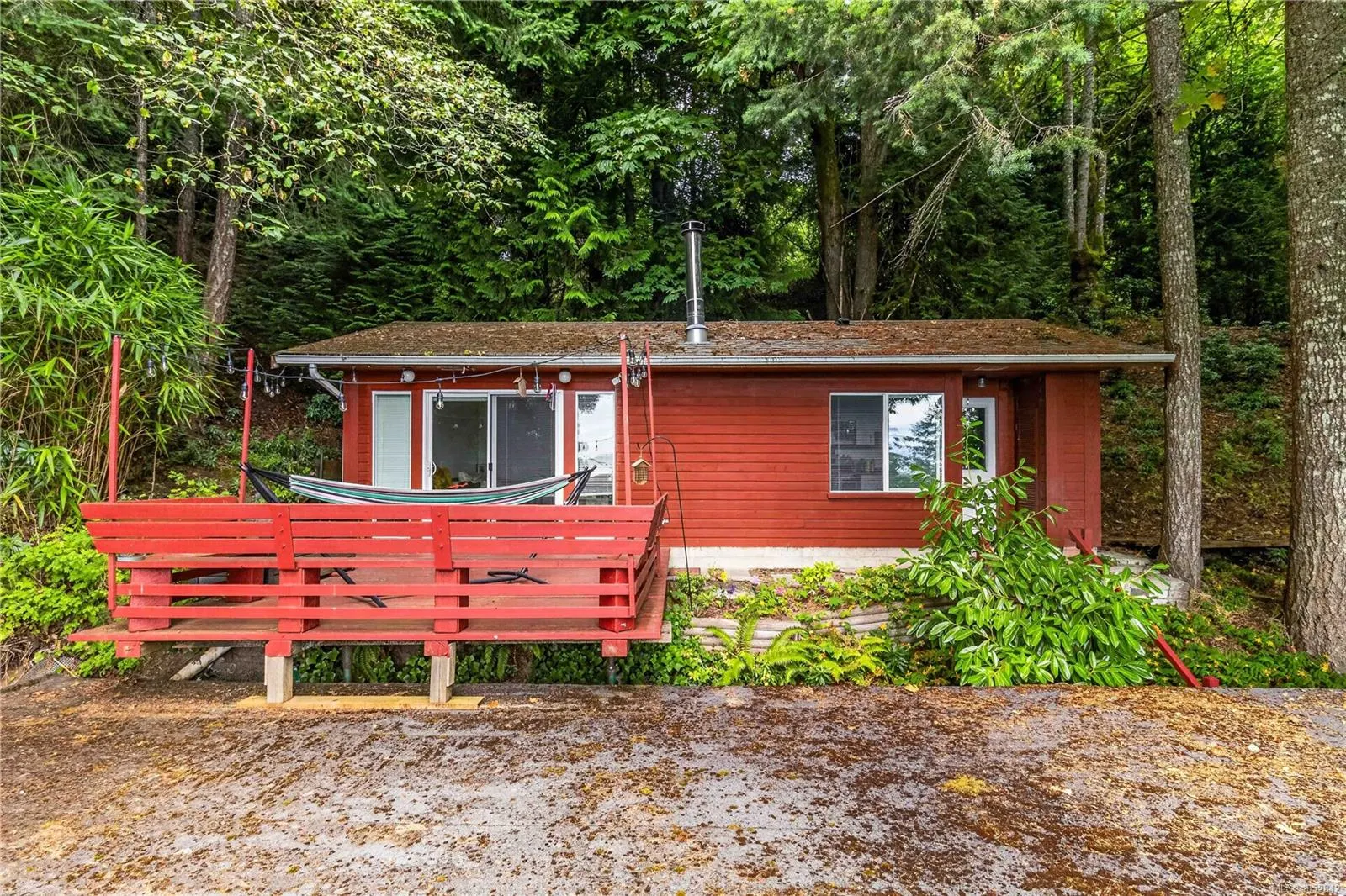 4916 Lochside Dr