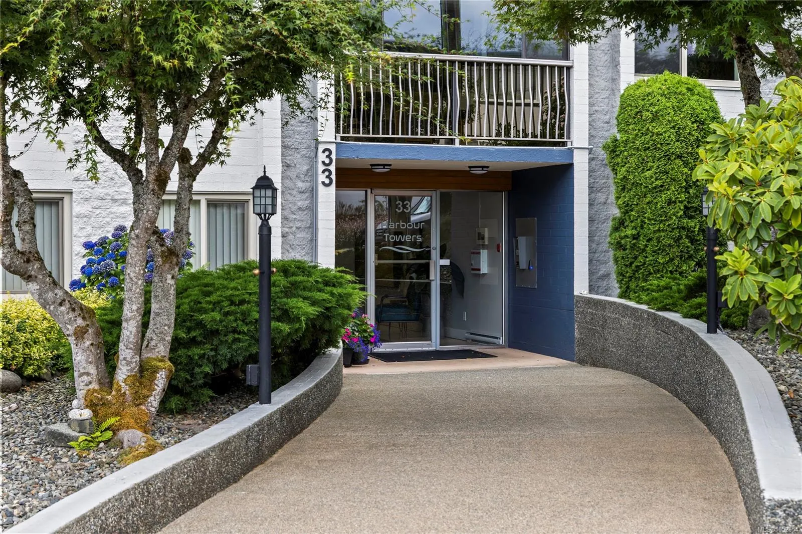 33 Mt. Benson St