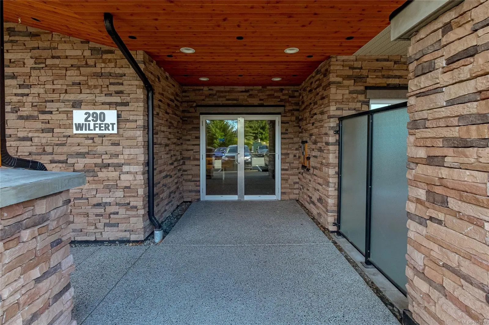 290 Wilfert Rd