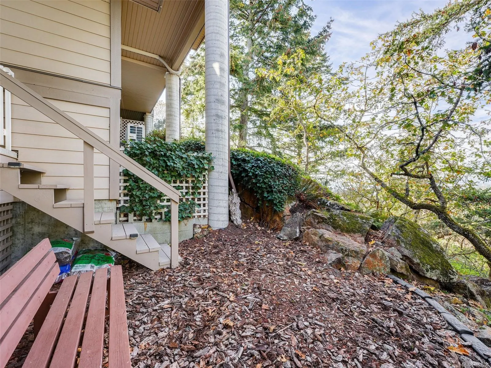 934 Boulderwood Rise