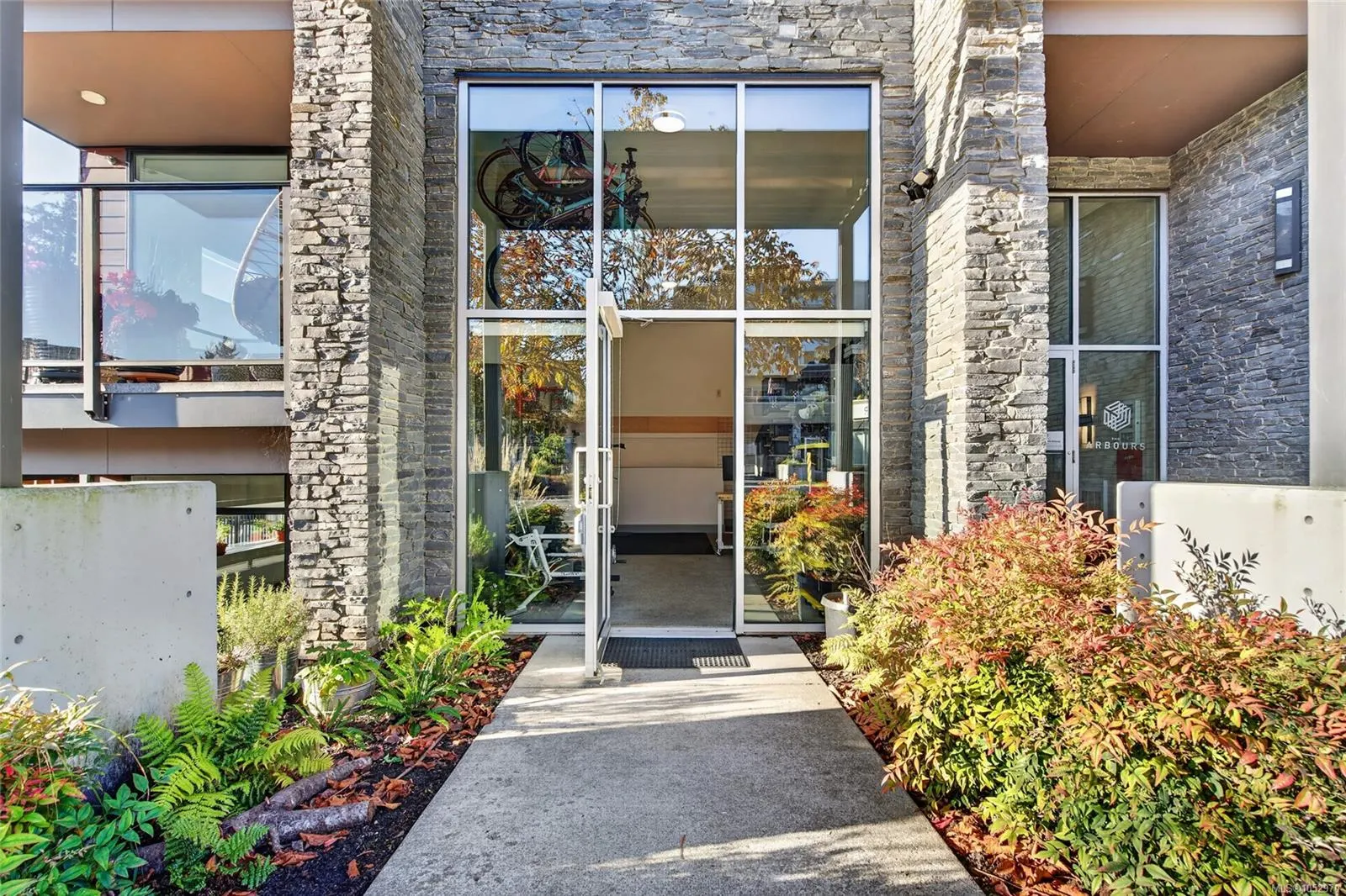7162 West Saanich Rd