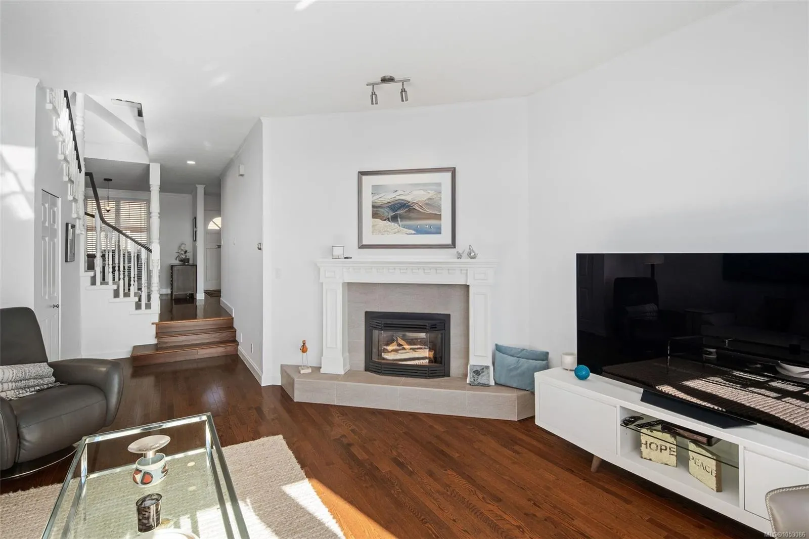 208 Russell St