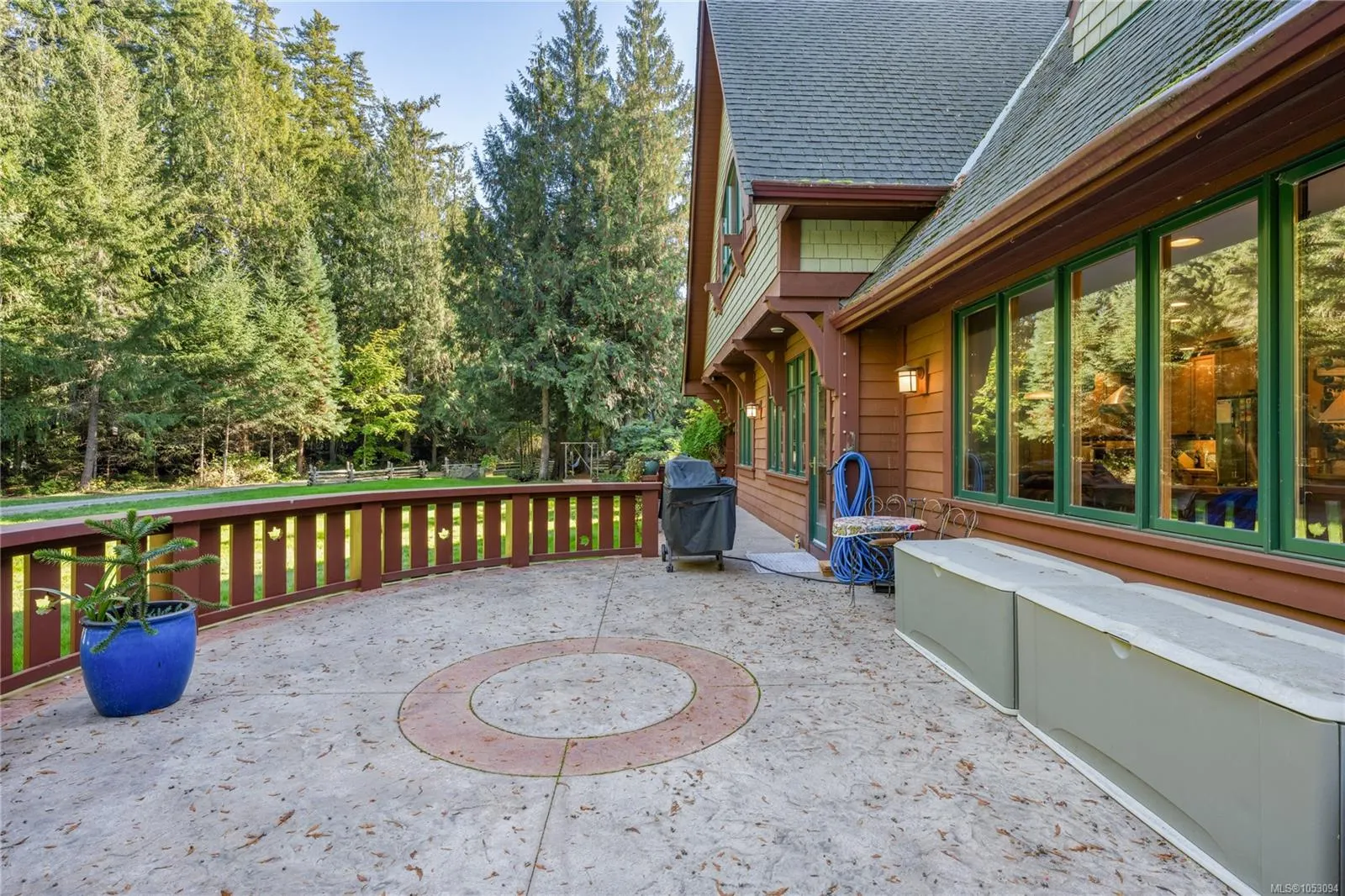 780 View Rd