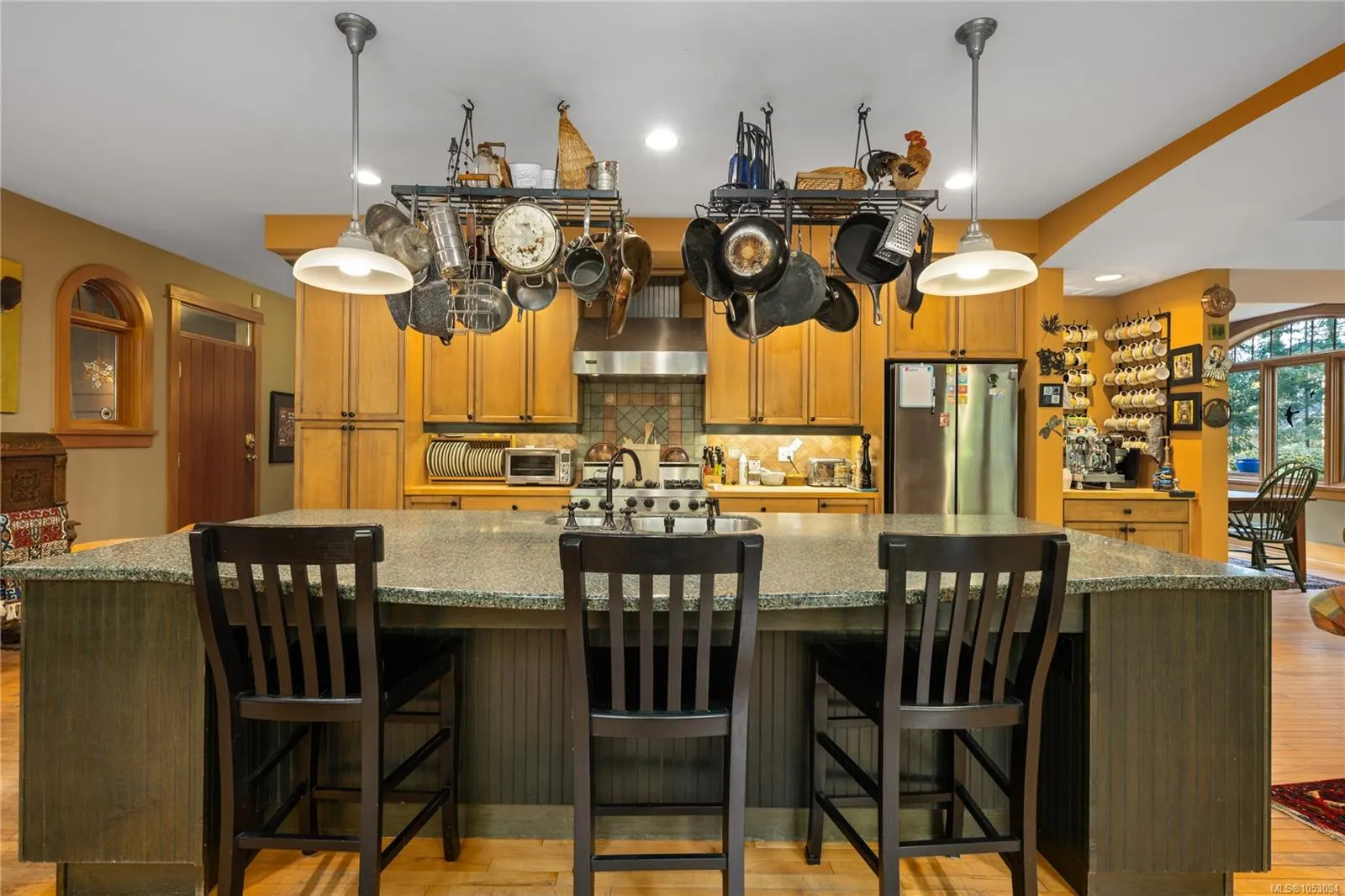 780 View Rd