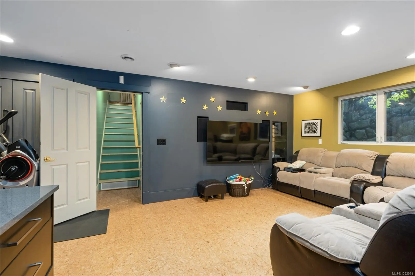 780 View Rd