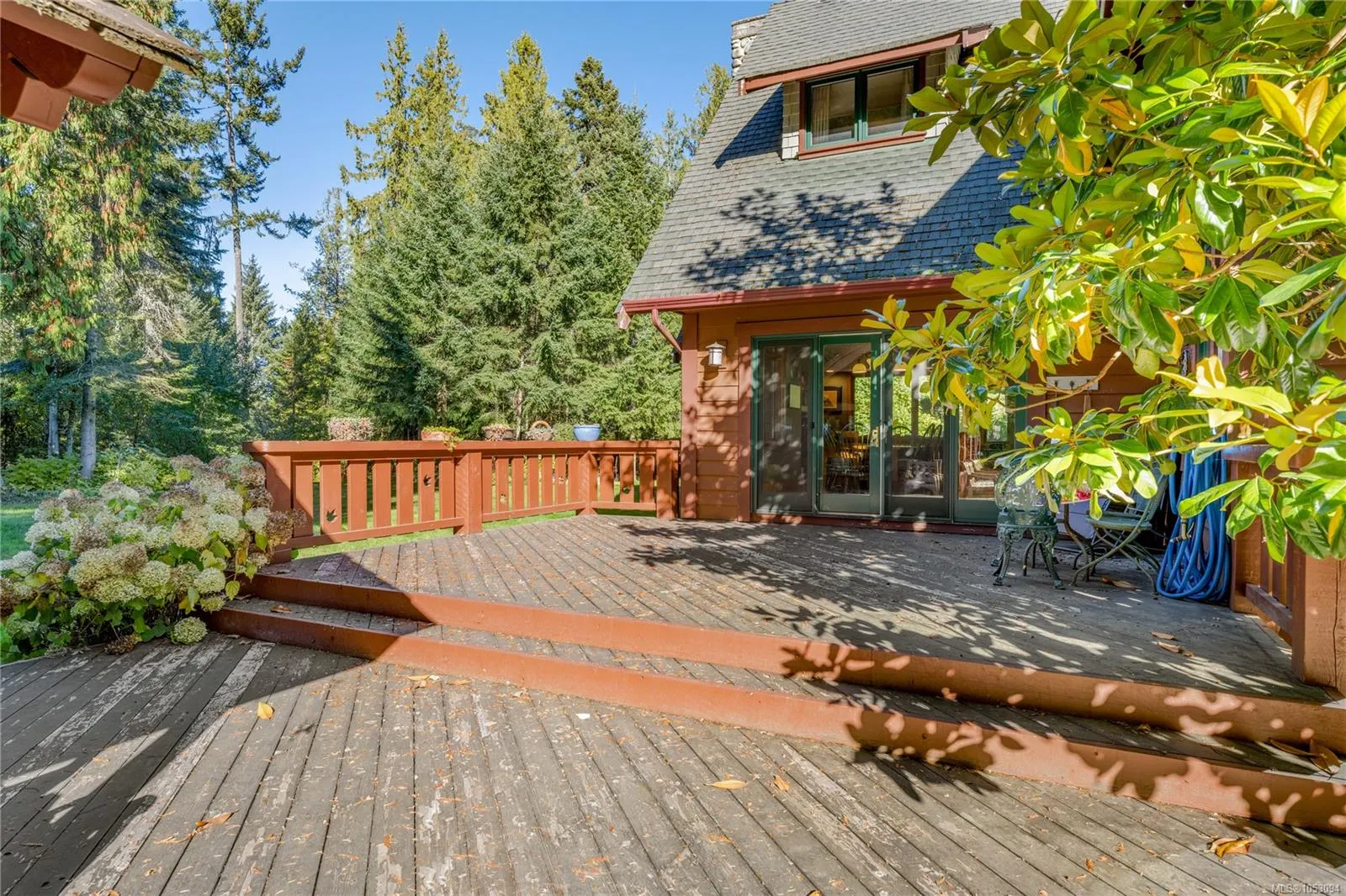 780 View Rd