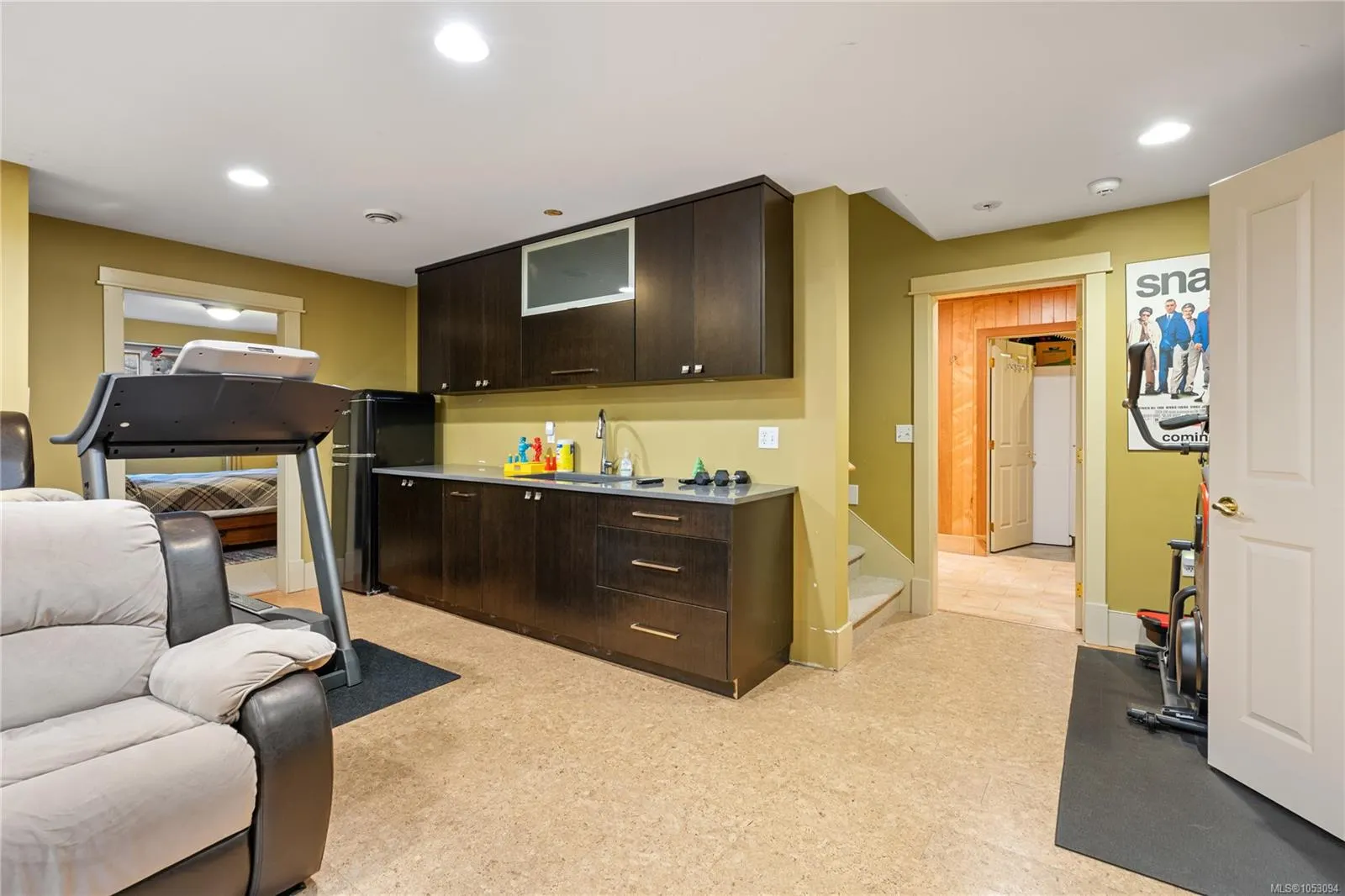 780 View Rd