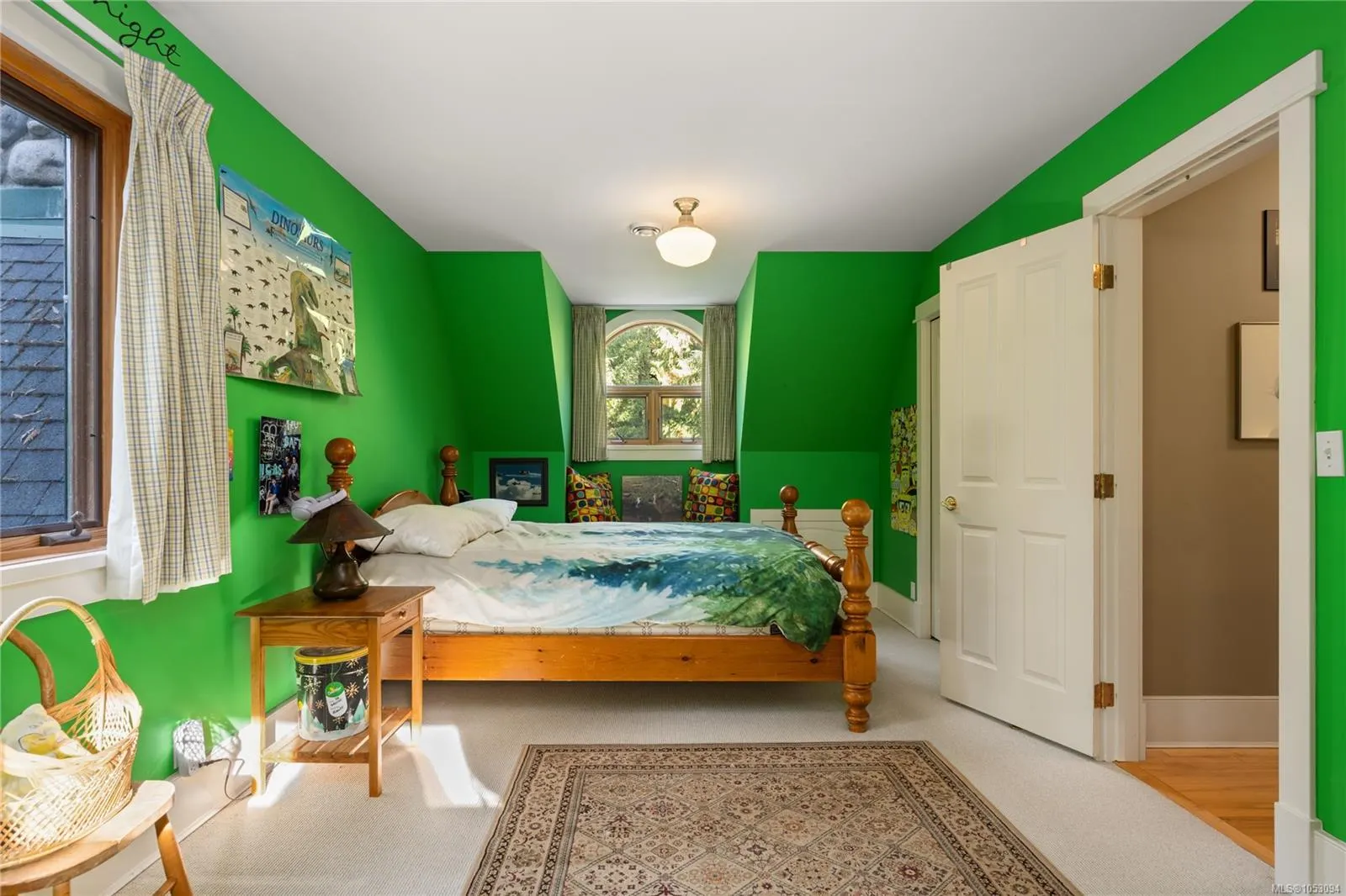 780 View Rd