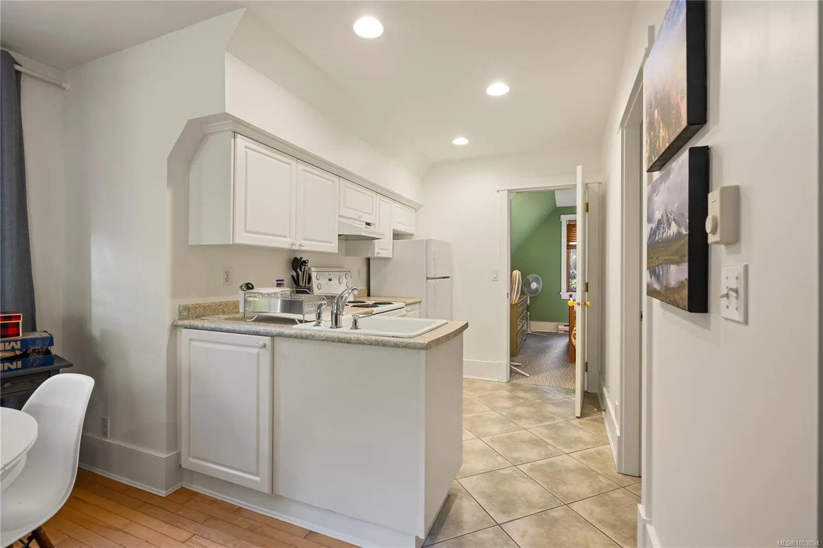 780 View Rd