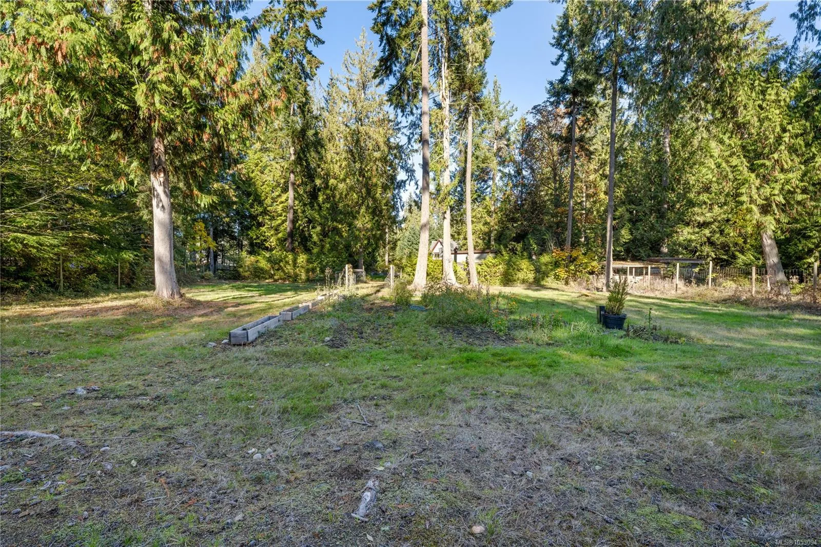 780 View Rd