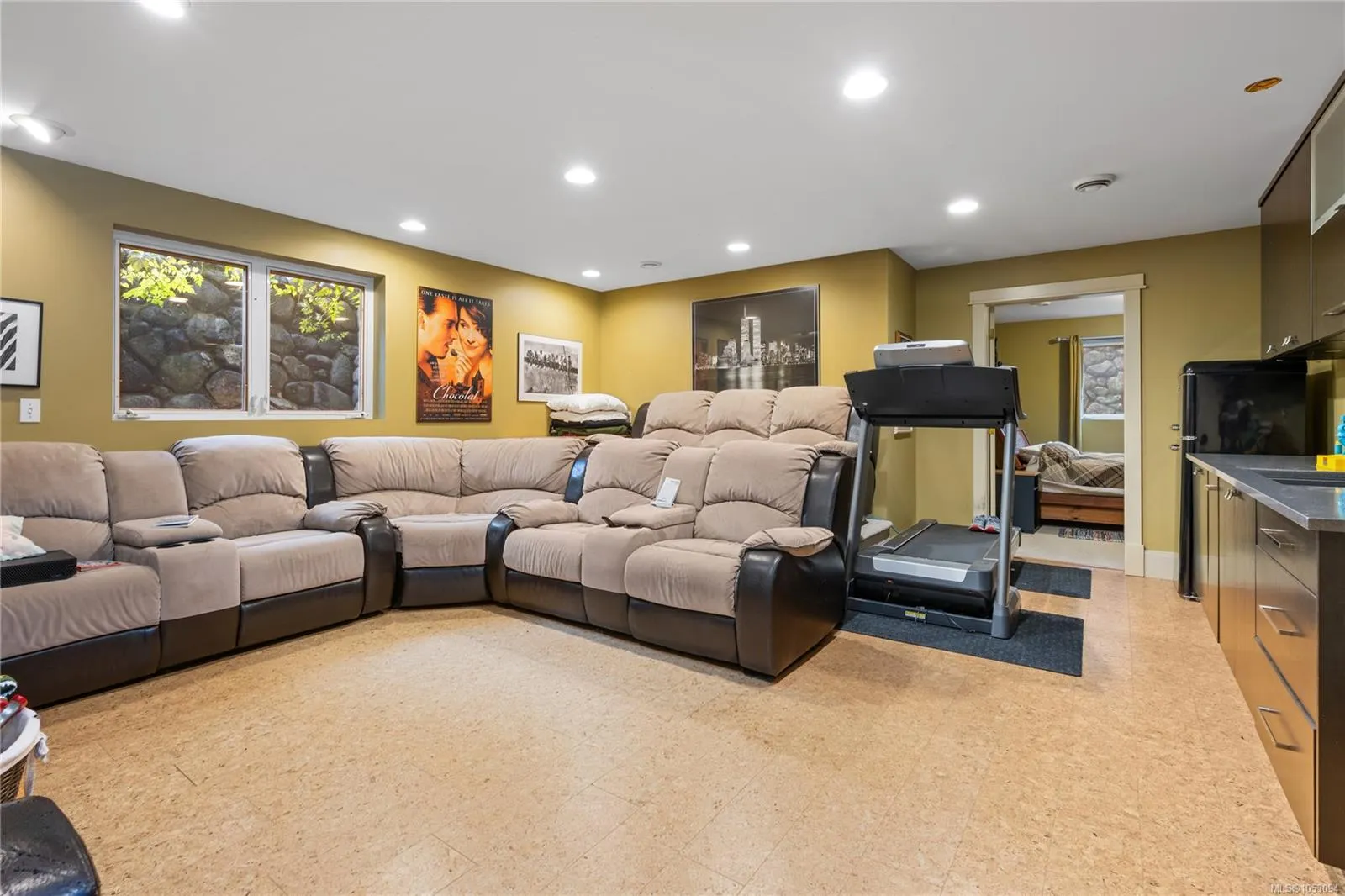 780 View Rd