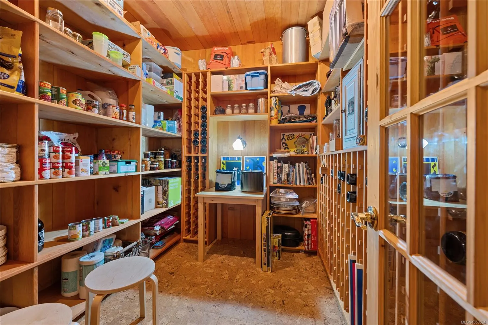 780 View Rd