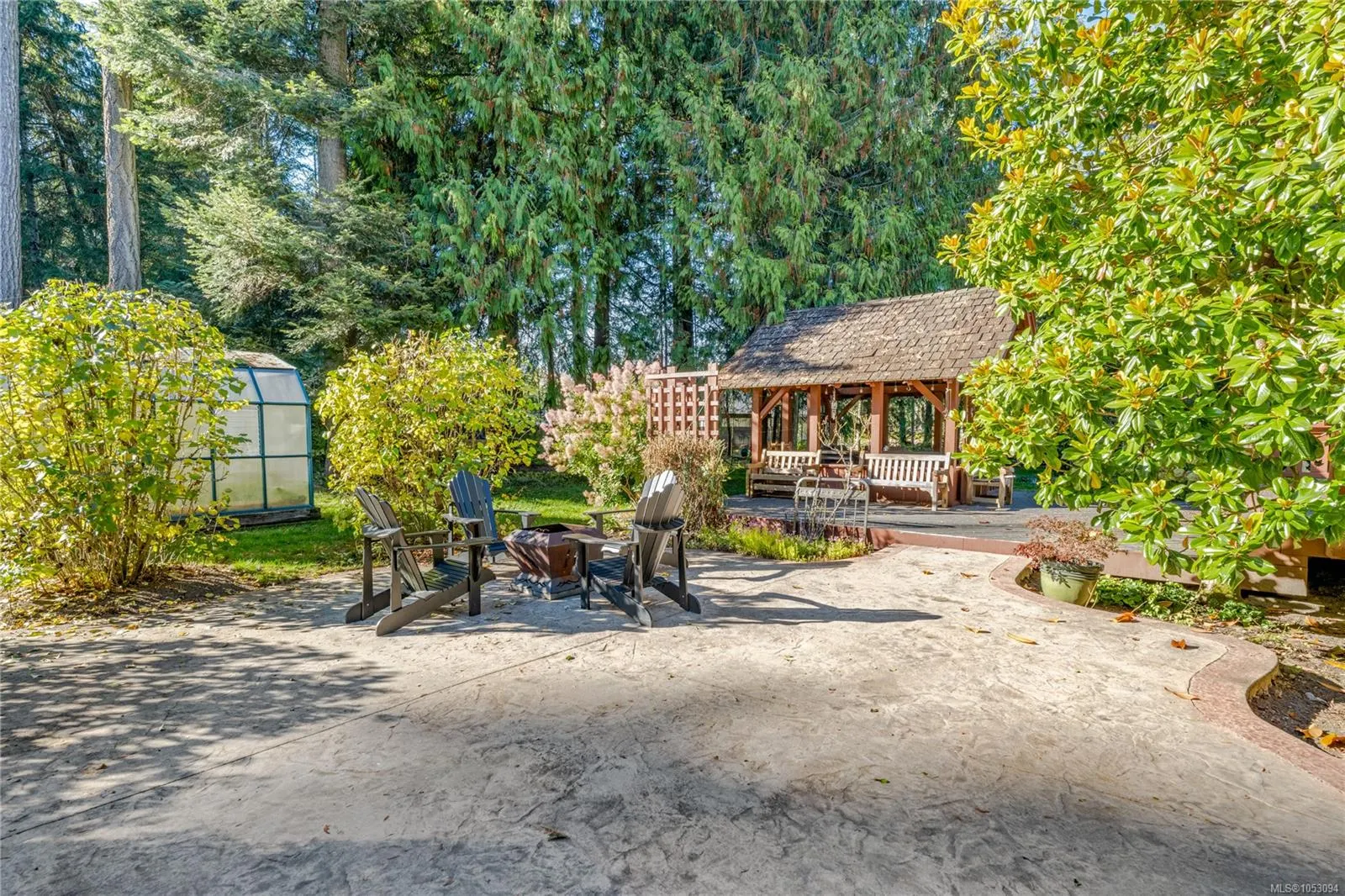 780 View Rd