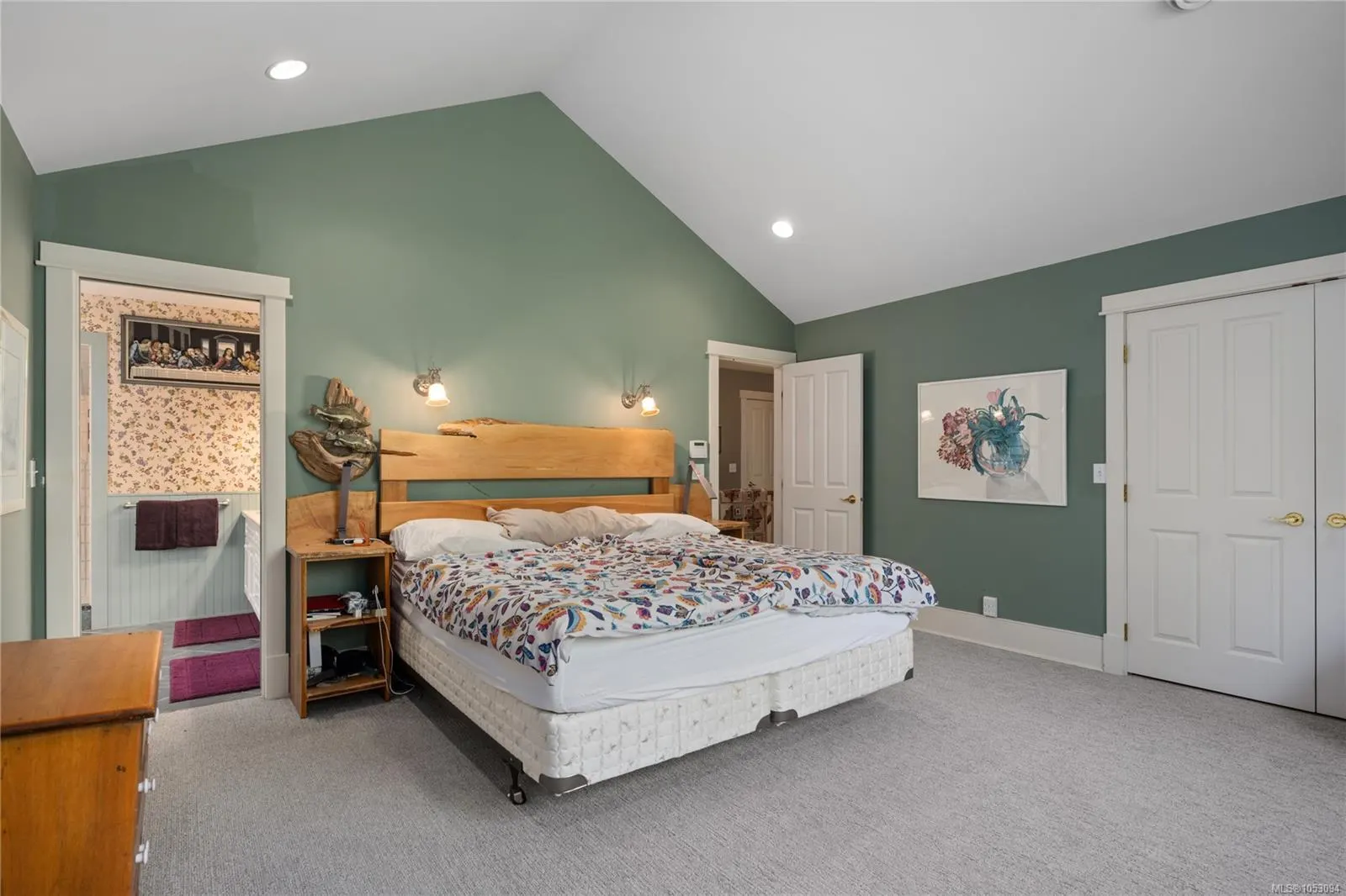 780 View Rd