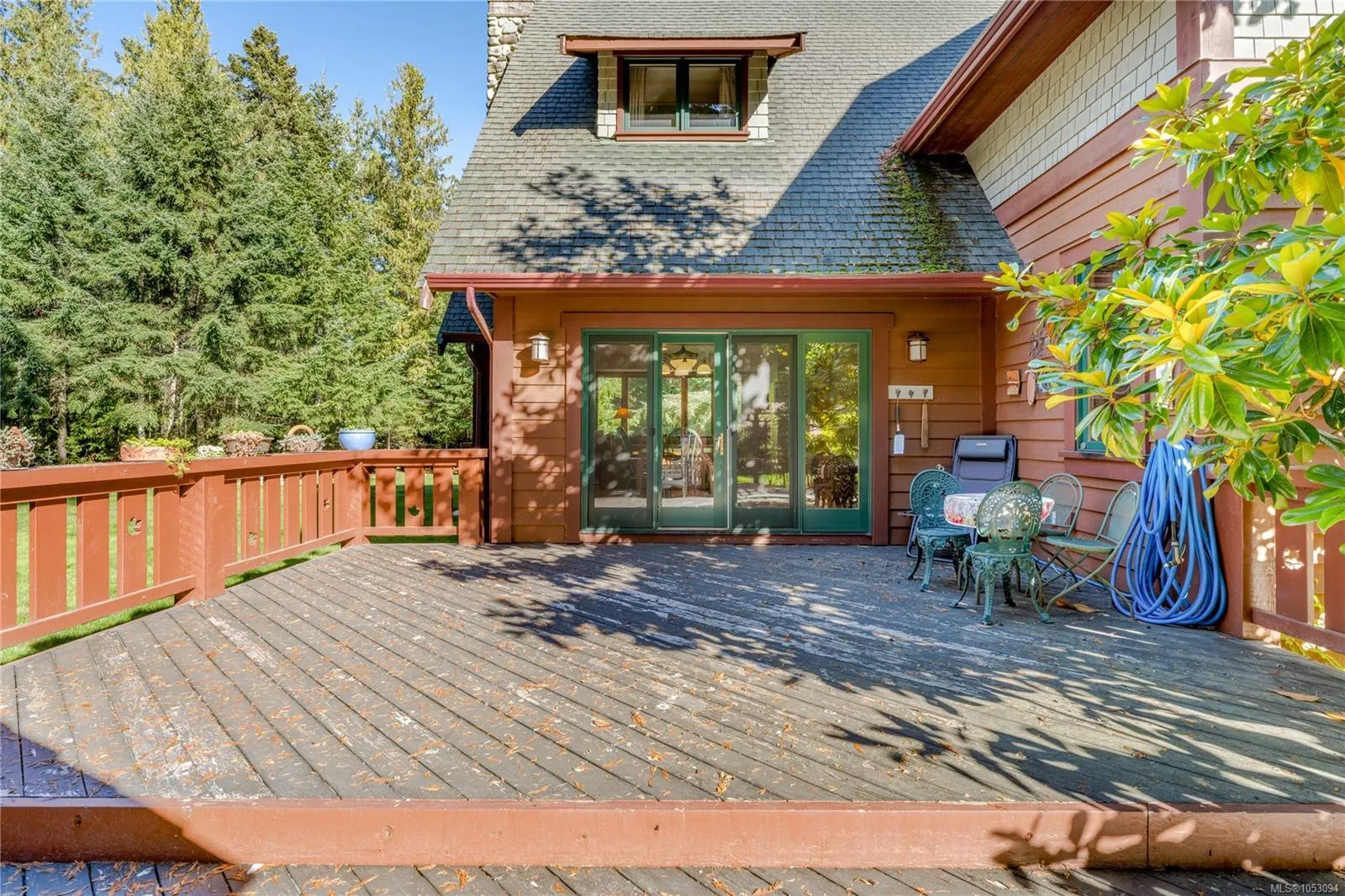 780 View Rd