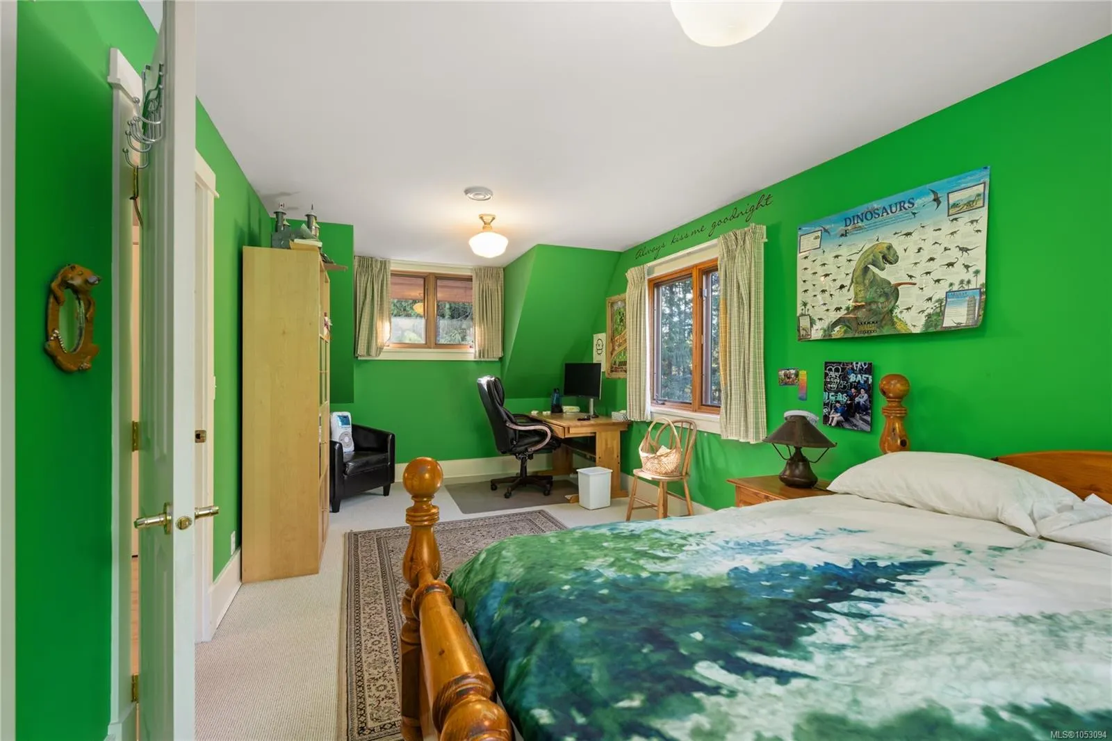 780 View Rd