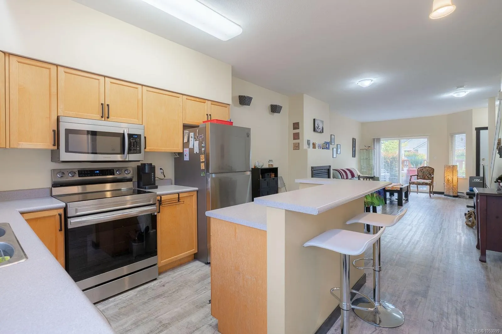 5453 Woodland Cres W