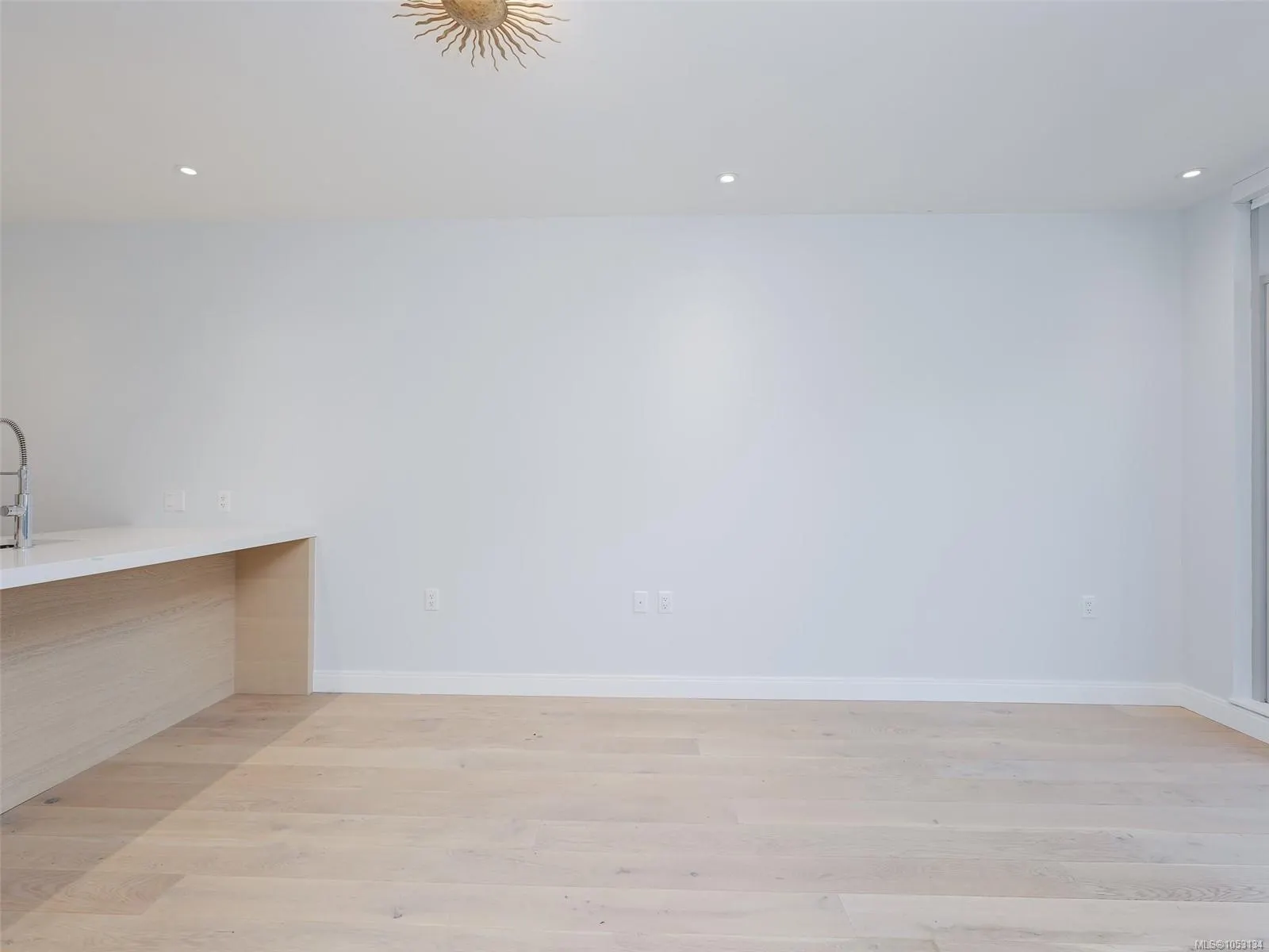 1916 Oak Bay Ave