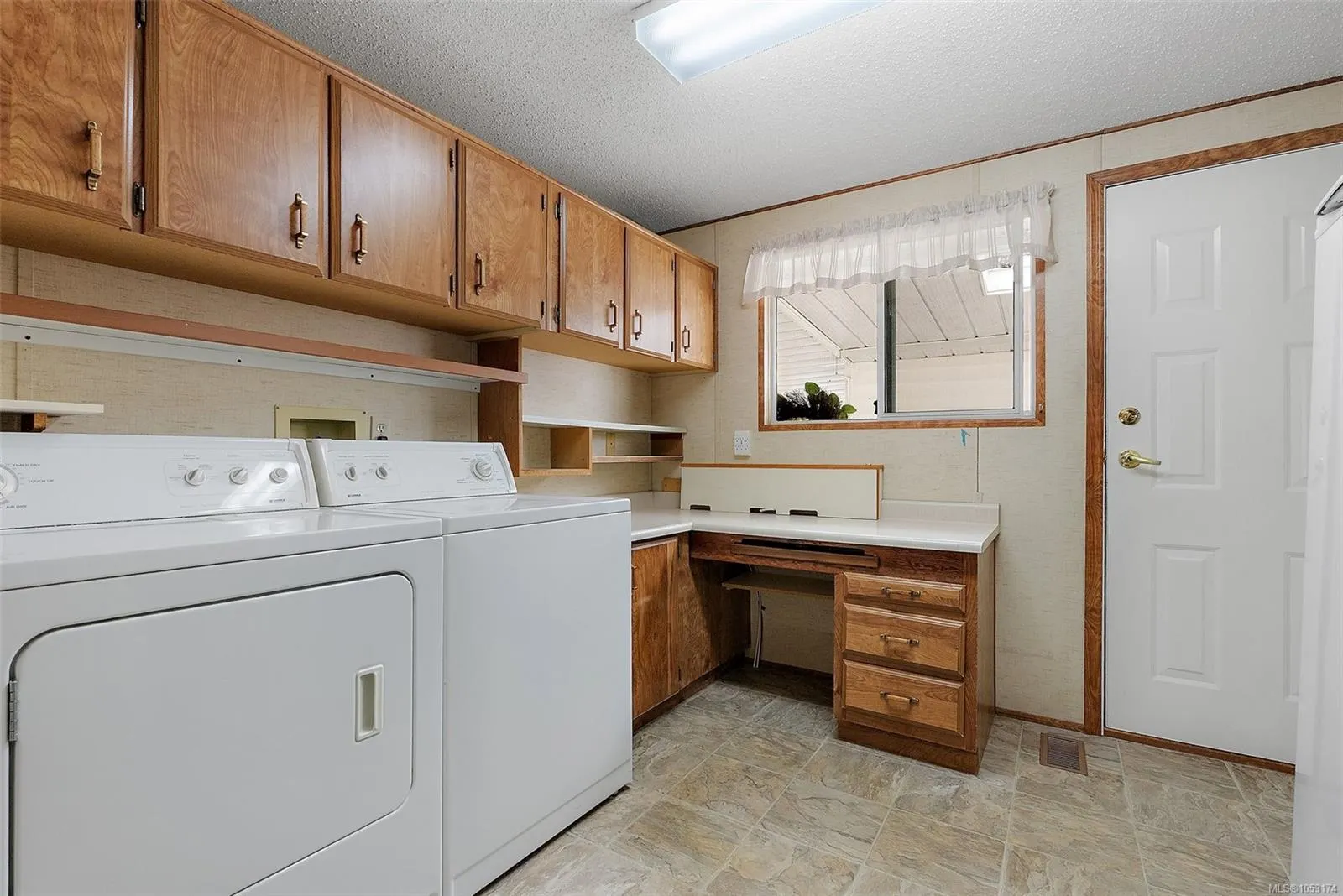 7701 Central Saanich Rd