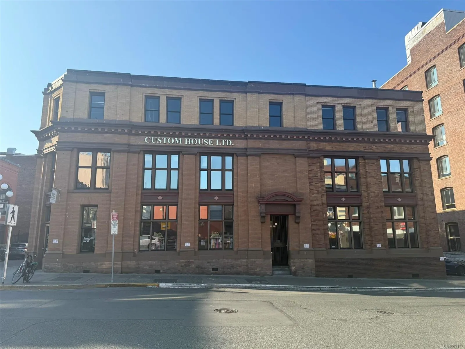 517 Fort St