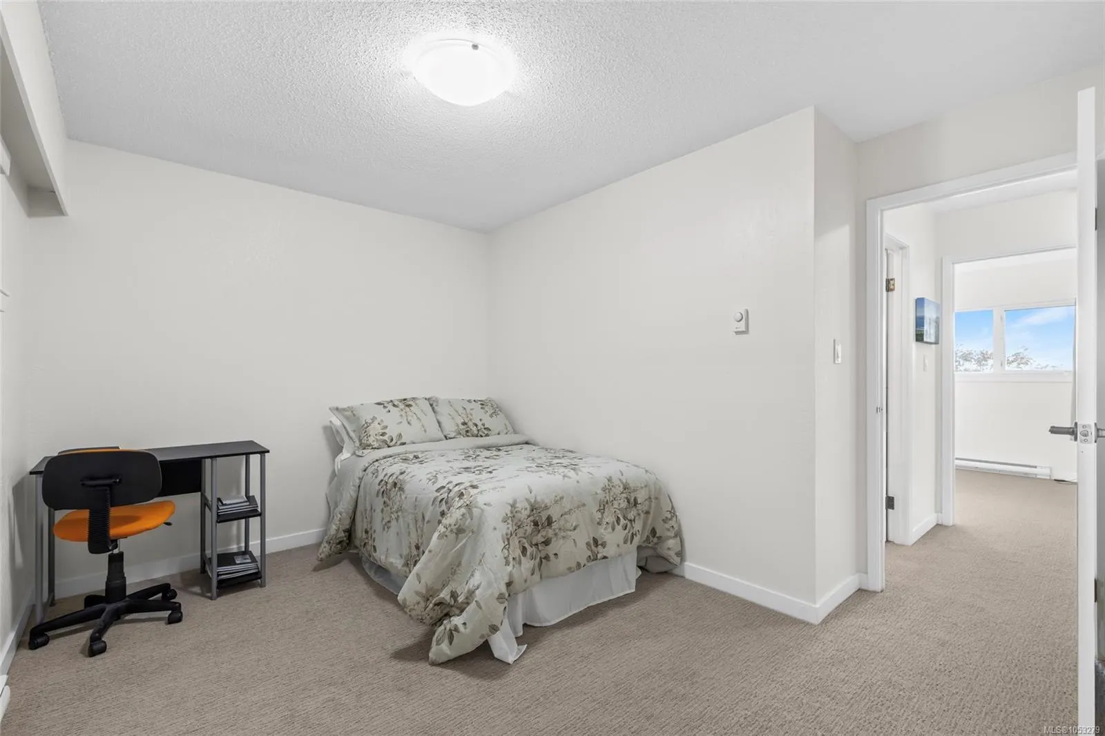 991 Cloverdale Ave