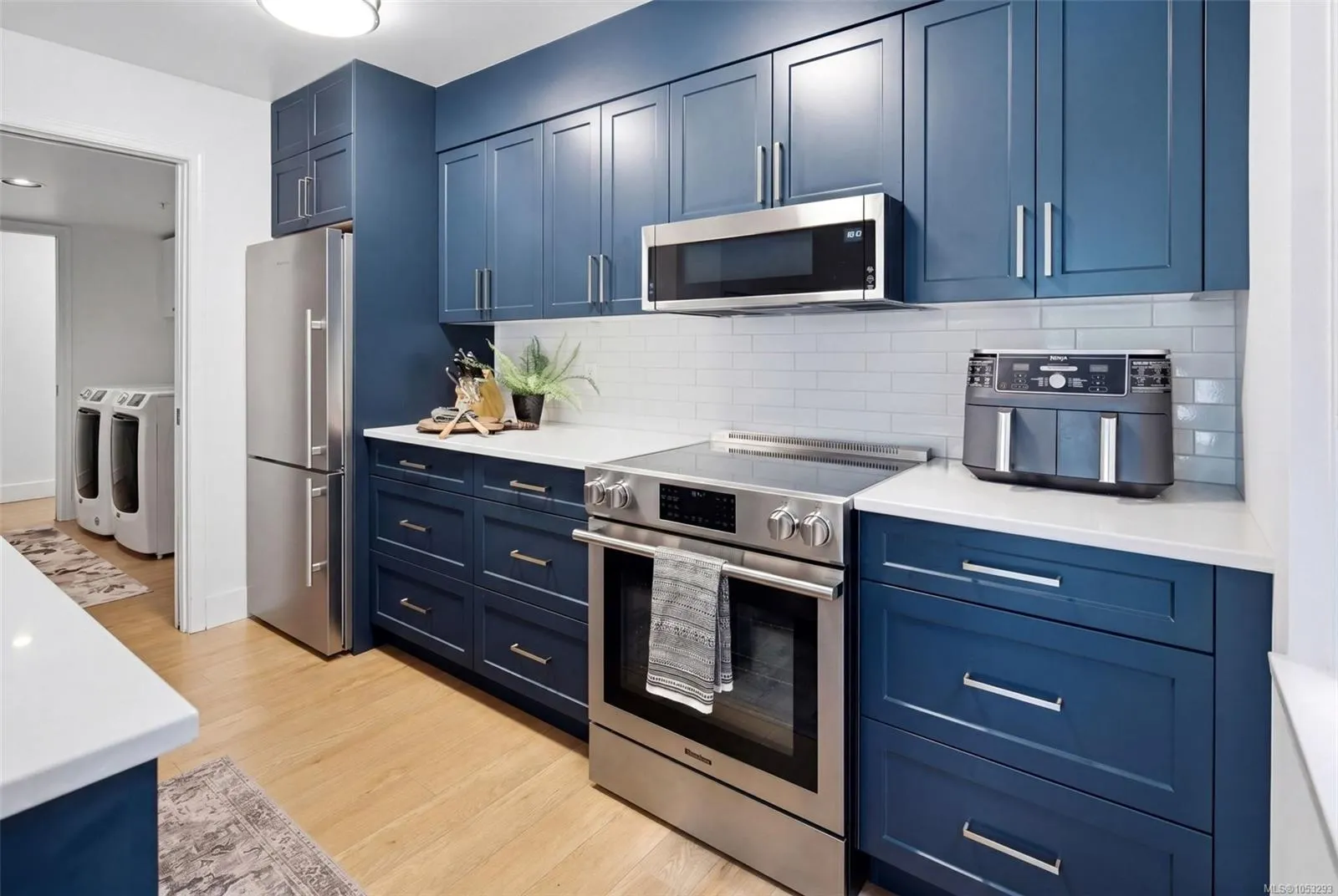 5110 Cordova Bay Rd