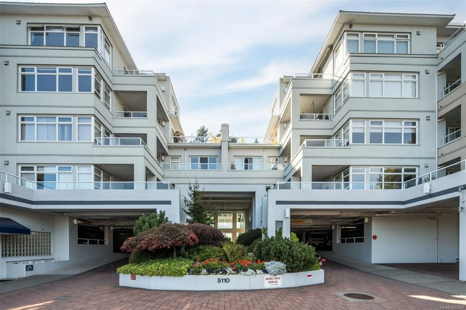 5110 Cordova Bay Rd