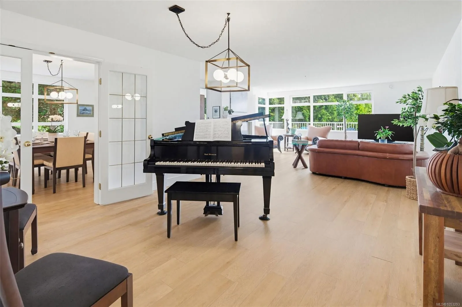 5110 Cordova Bay Rd