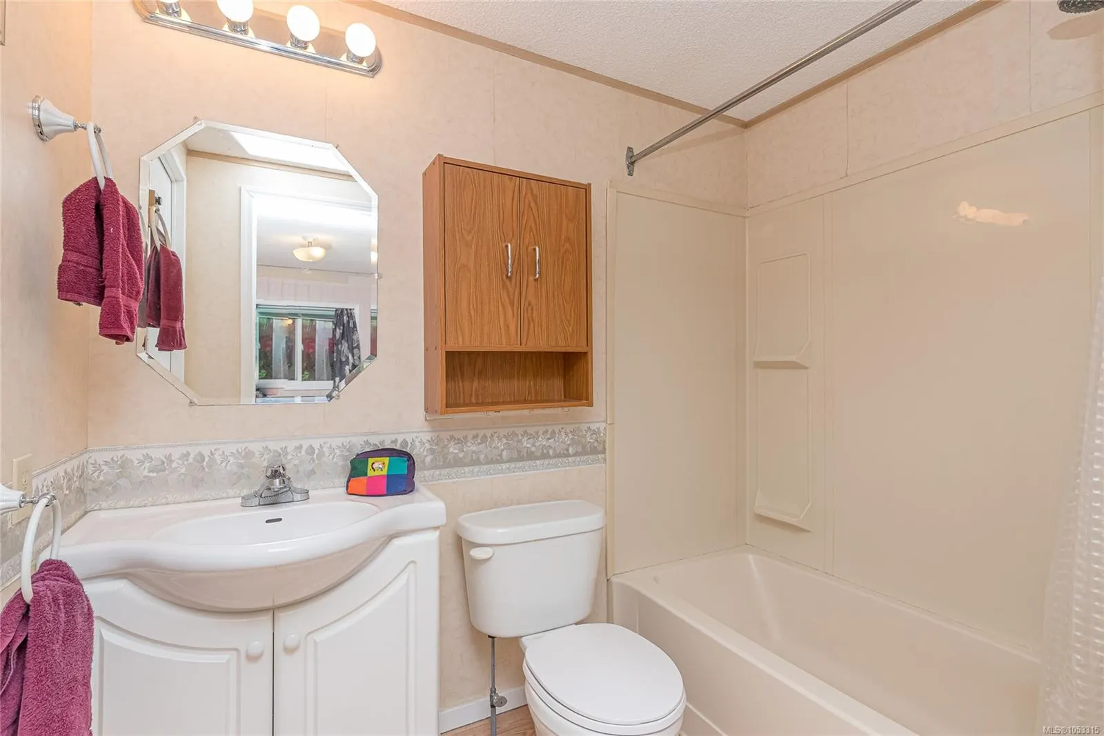 658 Alderwood Dr