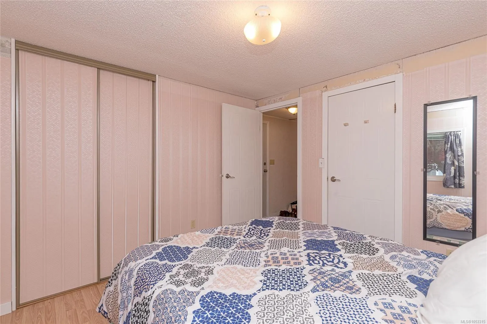 658 Alderwood Dr