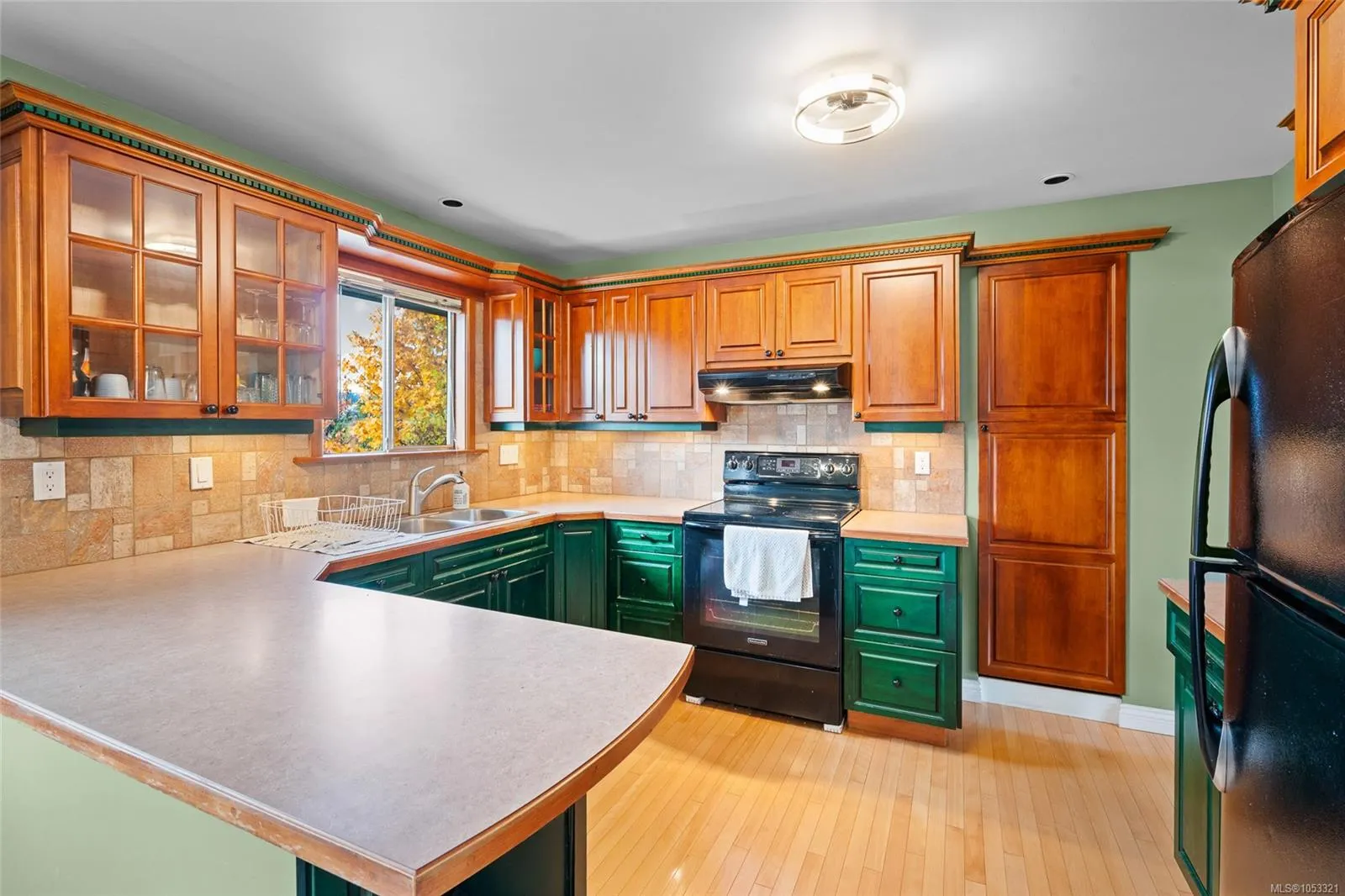 4384 West Saanich Rd