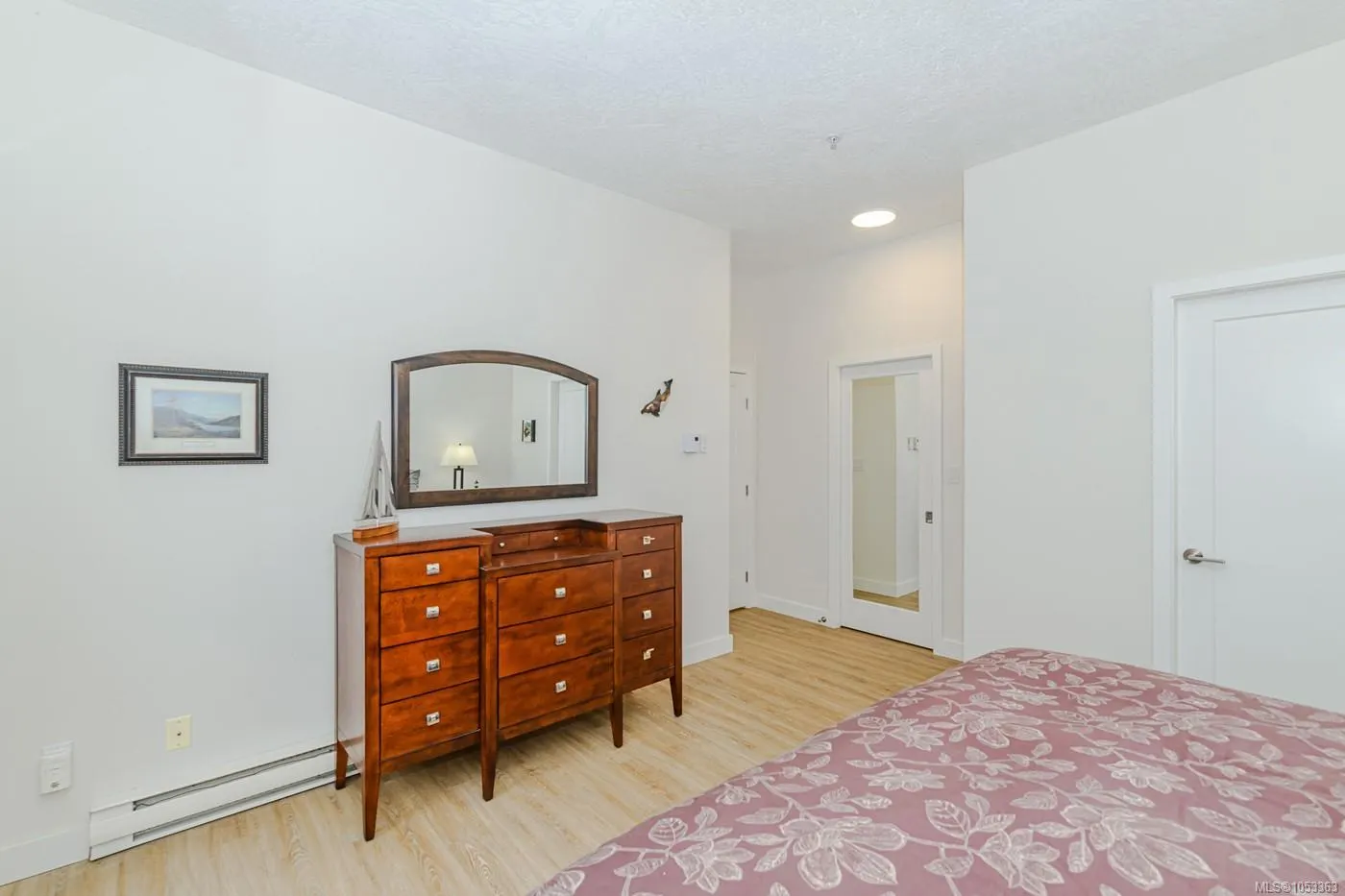 380 Waterfront Cres