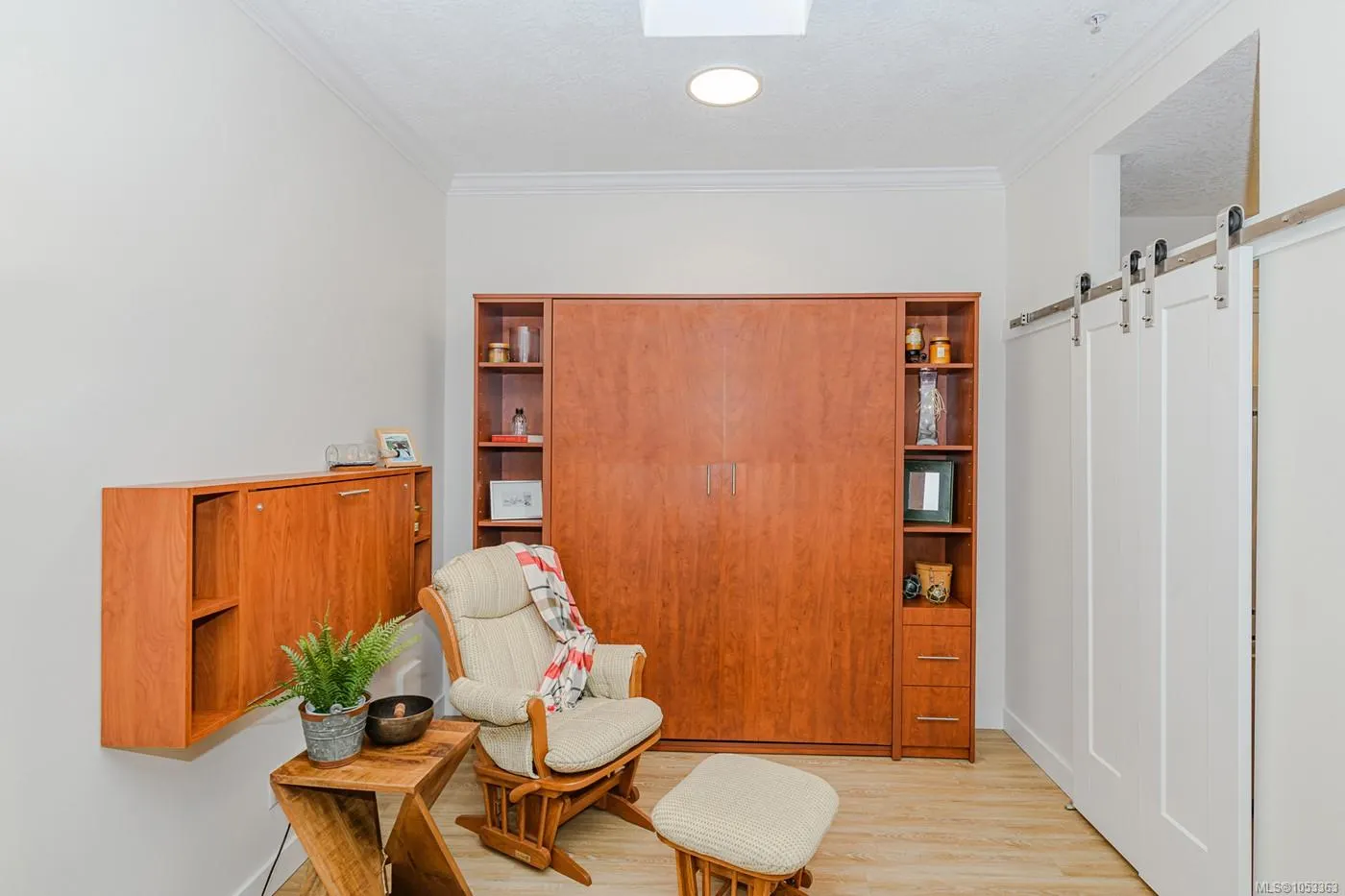 380 Waterfront Cres