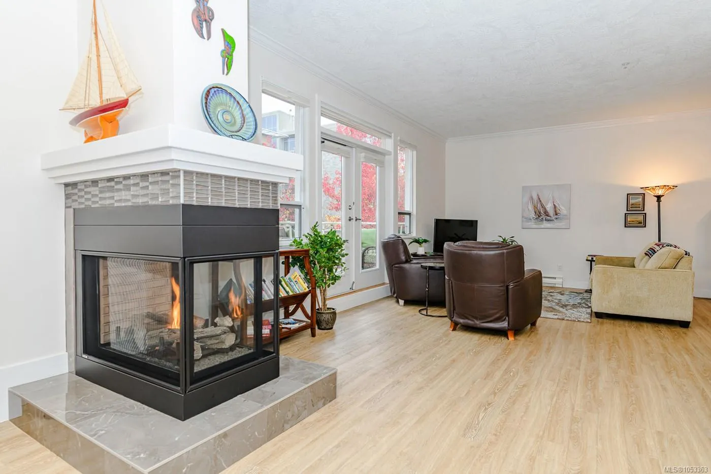 380 Waterfront Cres