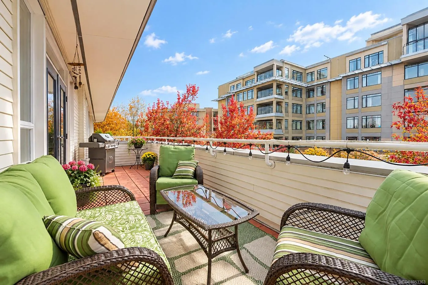380 Waterfront Cres