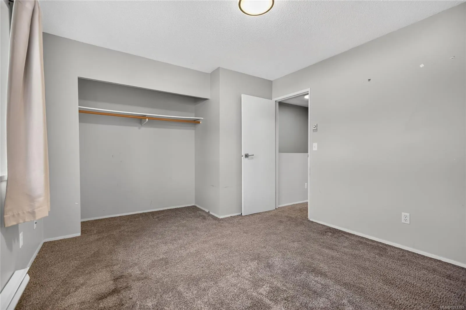1095 Edgett Rd