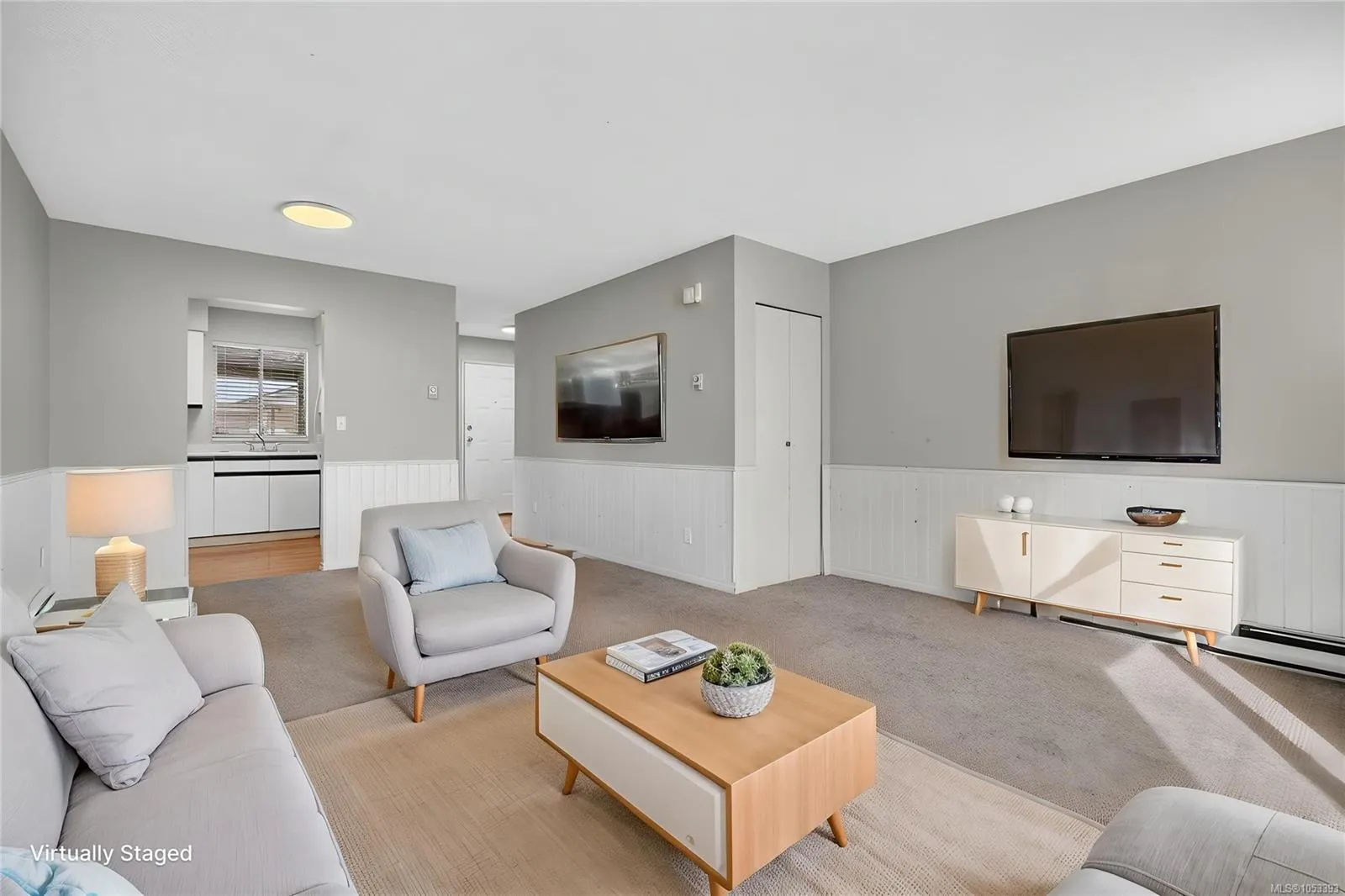 1095 Edgett Rd