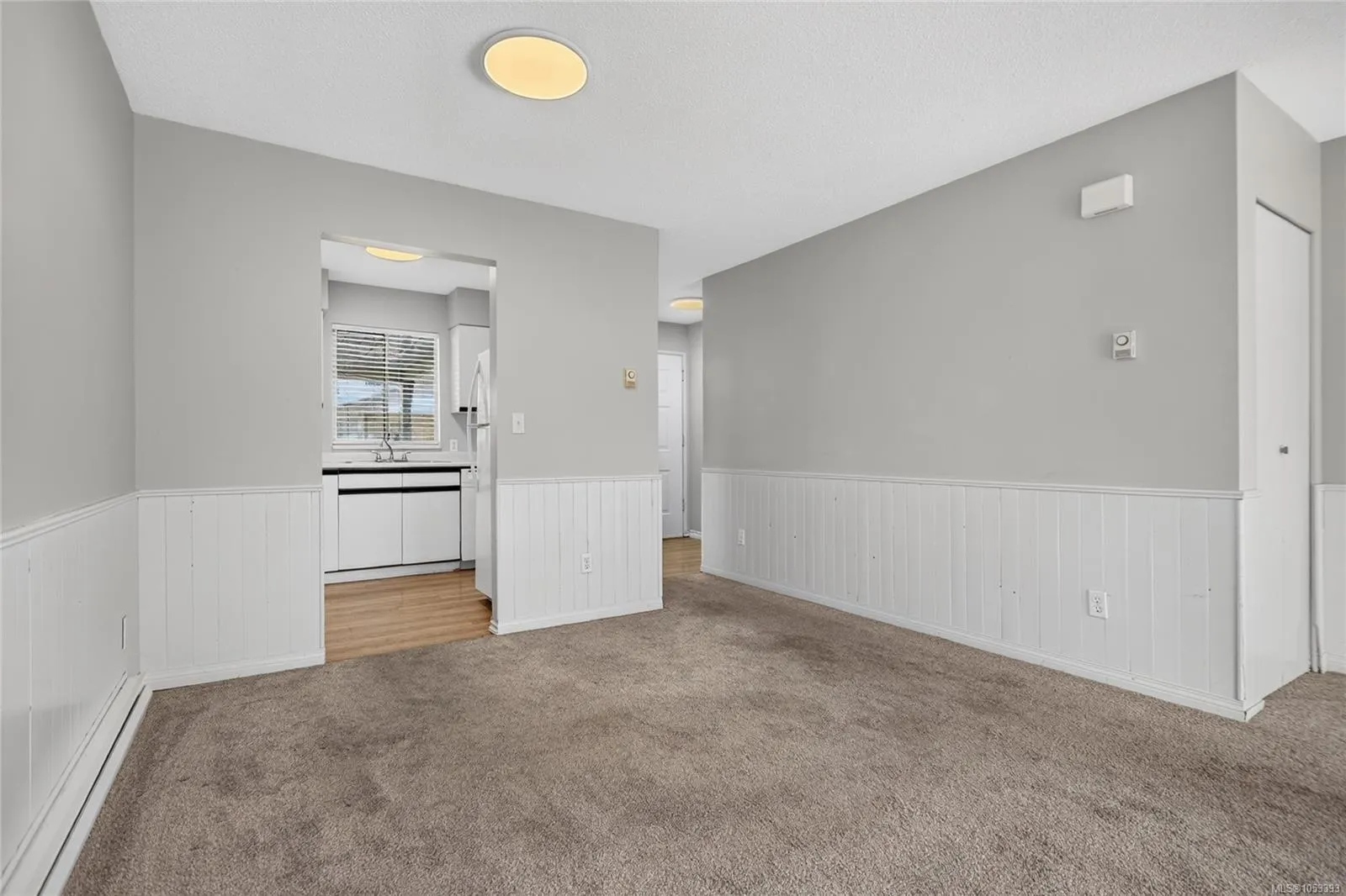 1095 Edgett Rd